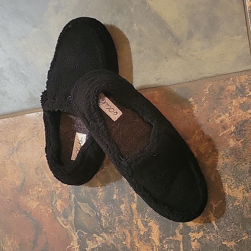 OluKai Women's Black Slippers - Picture 6 of 6